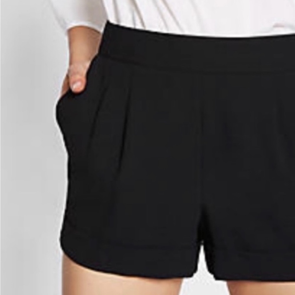EXPRESS Editor Dress Shorts Pleated Cuffed Black Size 2 / XS